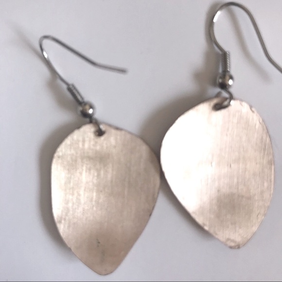 Handcrafted earrings. Silver, gold and copper colored leaves. - Picture 2 of 2